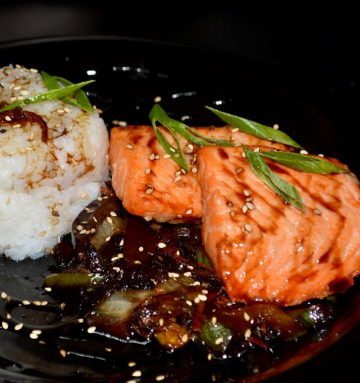 Salmón Grillé en Salsa Teriyaki