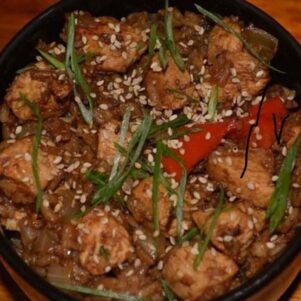 Wok de arroz y pollo