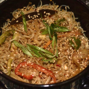 Phad thai de pollo