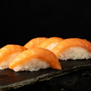 Nigiri de salmón (6u)